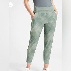 Athleta Nolita Crop Pants Tall 2 Green White Print Travel Casual Ankle Pants
